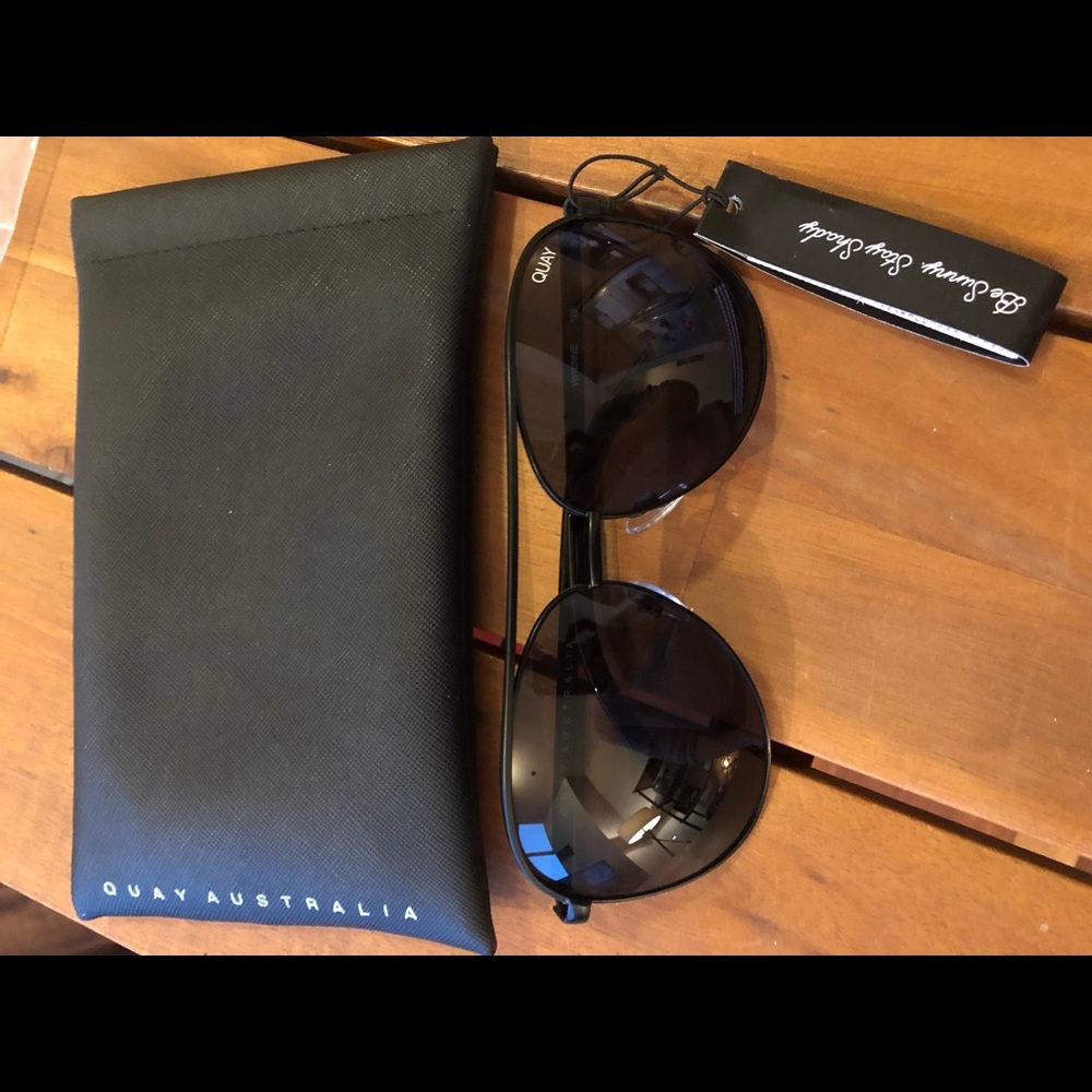 Quay Vivienne aviators